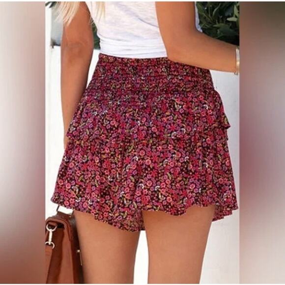 LUSH Smocked Waist Pull On Floral Black Fuchsia Ditsy Flower Print Shorts, Sz S - Picture 6 of 7